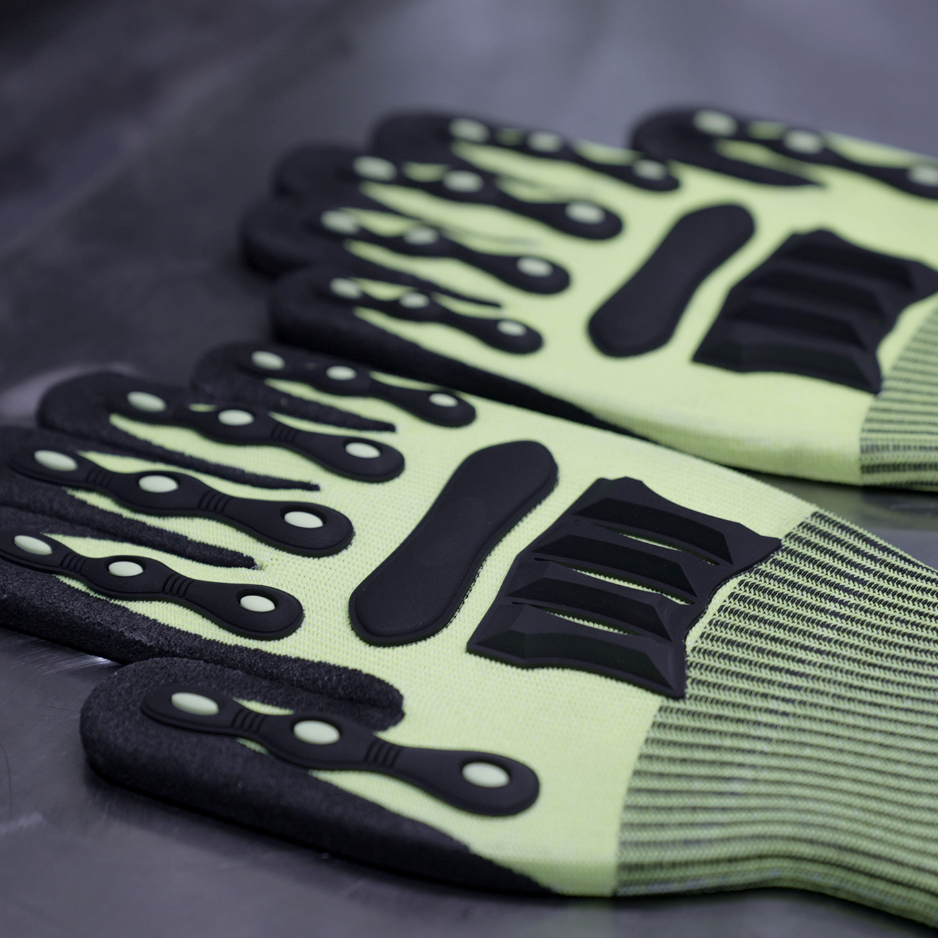 HXT GLOVES Production process for TPR IMPACT glove